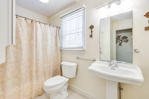 Bath - 12 Penelope Rd, Bourne, MA 02532 photo 2 of 3