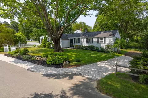 Exterior - 4 Dunaskin Rd, Centerville, MA 02632 photo 3 of 6