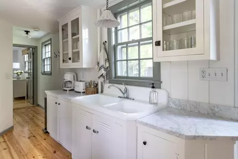 Kitchen - 4 Dunaskin Rd, Centerville, MA 02632 photo 2 of 3