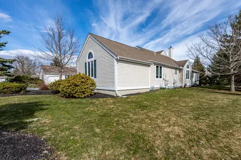 11 Classic Cir, Mashpee, MA 02649 photo 2