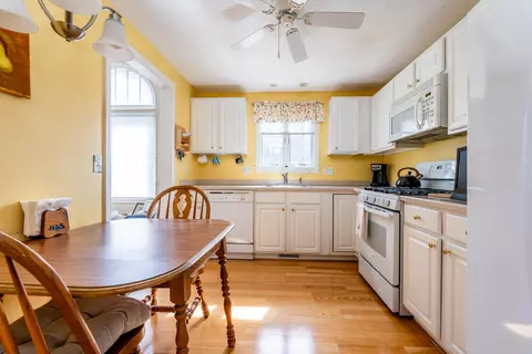11 Classic Cir, Mashpee, MA 02649 photo 3