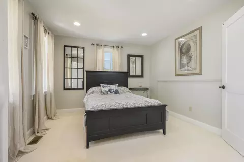 Bedroom - 2 Daffodil Ln, West Barnstable, MA 02668 photo 2 of 16