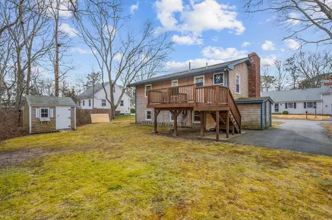 Exterior - 34 Bee Ln, Centerville, MA 02632 photo 5 of 6