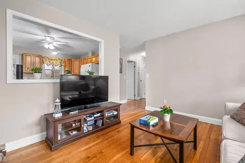Living - 34 Bee Ln, Centerville, MA 02632 photo 3 of 5