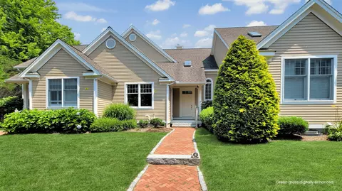4 Quinns Way, Mashpee, MA 02649 photo 2