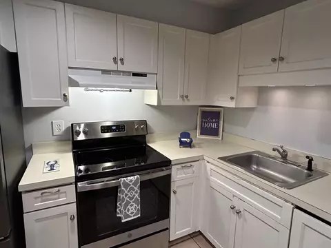 Kitchen - 48 Camp St #9, Hyannis, MA 02601 photo 2 of 4