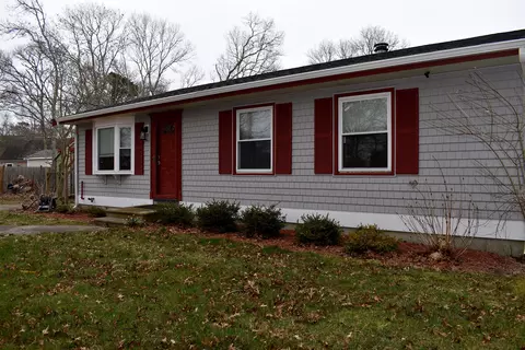 Exterior - 391 Ashers Path, Mashpee, MA 02649 photo 2 of 7