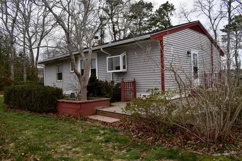 Exterior - 391 Ashers Path, Mashpee, MA 02649 photo 5 of 7