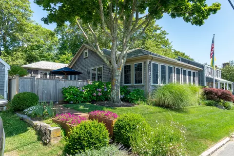 33 W Chester St, Nantucket, MA 02554