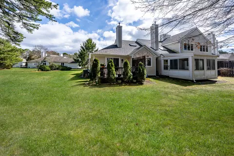 Exterior - 14 Executive Dr, Mashpee, MA 02649 photo 7 of 10
