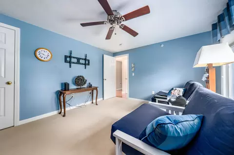 Bedroom - 14 Executive Dr, Mashpee, MA 02649 photo 4 of 5