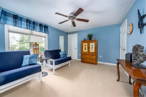 Bedroom - 14 Executive Dr, Mashpee, MA 02649 photo 3 of 5