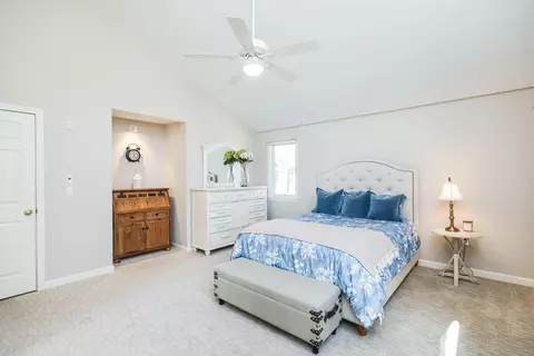 Bedroom - 5 Ironwood Path, Mashpee, MA 02649 photo 4 of 6