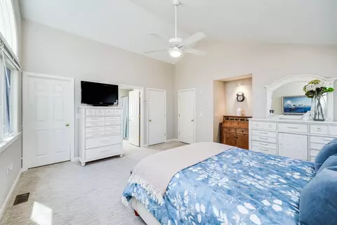 Bedroom - 5 Ironwood Path, Mashpee, MA 02649 photo 5 of 6