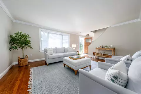 Living - 117 Spice Ln, Osterville, MA 02655 photo 7 of 9