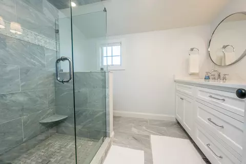 Bath - 117 Spice Ln, Osterville, MA 02655 photo 1 of 2