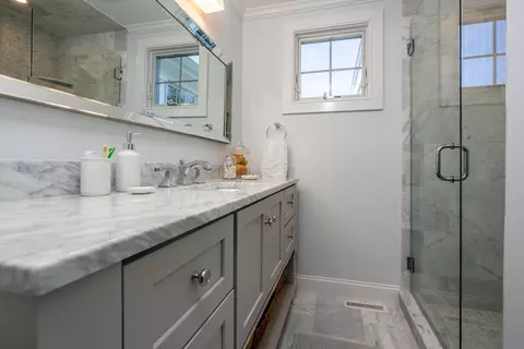 Bath - 117 Spice Ln, Osterville, MA 02655 photo 2 of 2