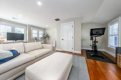 Living - 117 Spice Ln, Osterville, MA 02655 photo 9 of 9
