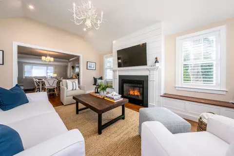 Living - 117 Spice Ln, Osterville, MA 02655 photo 3 of 9
