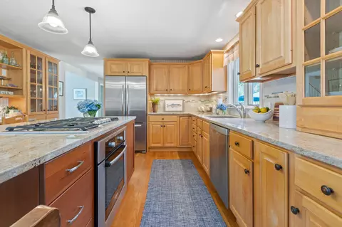 Kitchen - 89 Screecham Way, Cotuit, MA 02635 photo 4 of 5