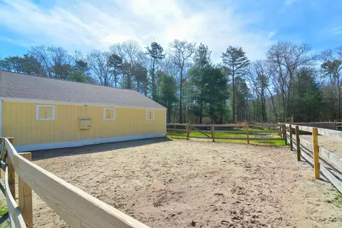 Exterior - 836 Cotuit Rd, Mashpee, MA 02649 photo 13 of 21