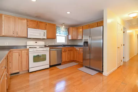Kitchen - 836 Cotuit Rd, Mashpee, MA 02649 photo 2 of 3