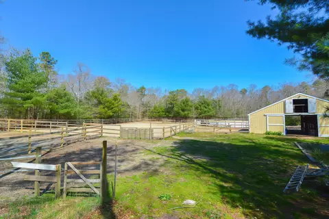 Exterior - 836 Cotuit Rd, Mashpee, MA 02649 photo 14 of 21