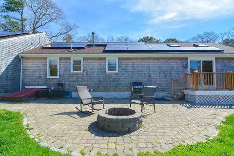 Exterior - 836 Cotuit Rd, Mashpee, MA 02649 photo 3 of 21