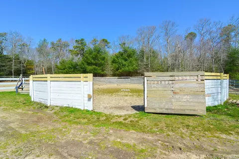 Exterior - 836 Cotuit Rd, Mashpee, MA 02649 photo 20 of 21