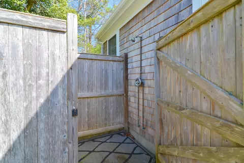 Exterior - 836 Cotuit Rd, Mashpee, MA 02649 photo 4 of 21