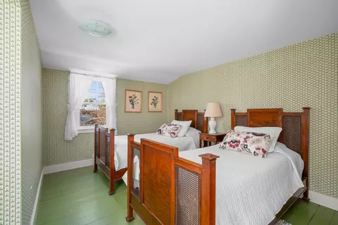 Bedroom - 32 Hooppole Rd, East Falmouth, MA 02536 photo 6 of 8
