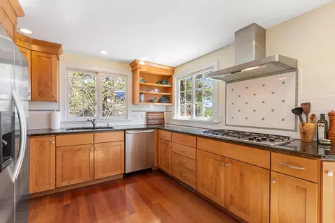 Kitchen - 5 Bens Way, Eastham, MA 02642 photo 3 of 4