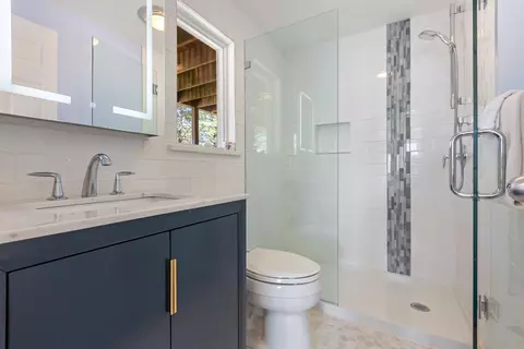 Bath - 5 Bens Way, Eastham, MA 02642 photo 2 of 9