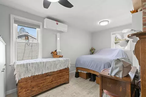 Bedroom - 18 Howard St, Wareham, MA 02571 photo 2 of 5