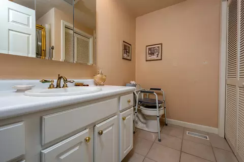 5 Classic Cir, Mashpee, MA 02649 photo 10