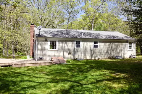 Exterior - 76 Field Rd, Marstons Mills, MA 02648 photo 2 of 4