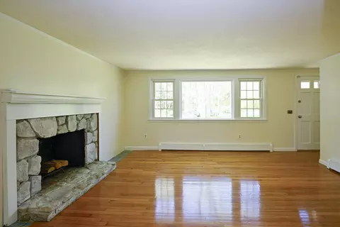 Living - 76 Field Rd, Marstons Mills, MA 02648 photo 1 of 2