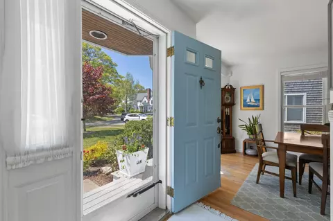 Entry Way - 7 Bob White Cres, Mashpee, MA 02649 photo 1 of 2