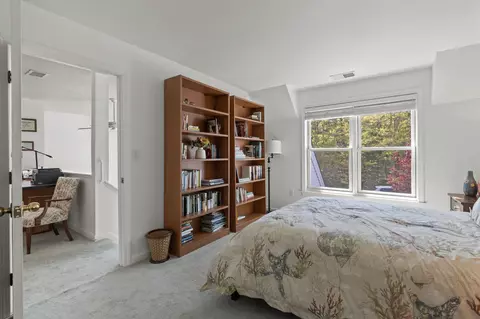 Bedroom - 7 Bob White Cres, Mashpee, MA 02649 photo 5 of 5