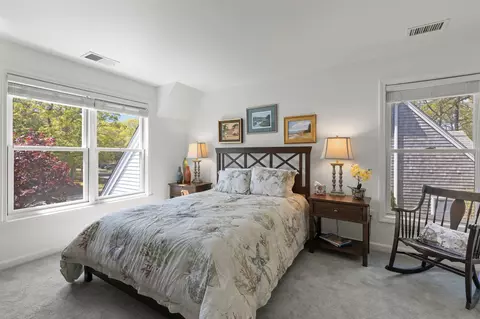 Bedroom - 7 Bob White Cres, Mashpee, MA 02649 photo 4 of 5