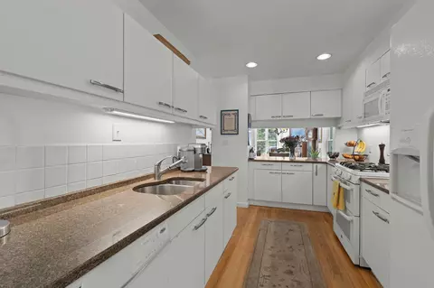 Kitchen - 7 Bob White Cres, Mashpee, MA 02649 photo 3 of 3