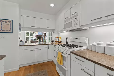 Kitchen - 7 Bob White Cres, Mashpee, MA 02649 photo 2 of 3