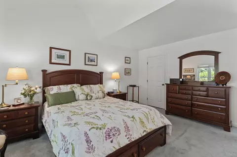 Bedroom - 7 Bob White Cres, Mashpee, MA 02649 photo 3 of 5