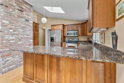 170 Greensward Rd, Mashpee, MA 02649 photo 8