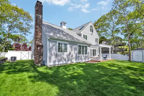 Exterior - 8 Shore Dr, Mashpee, MA 02649 photo 3 of 8