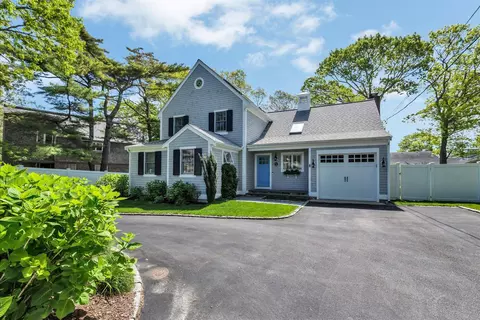 Exterior - 8 Shore Dr, Mashpee, MA 02649 photo 1 of 8