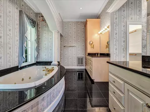 Bath - 31 Pine Tree Dr, Onset, MA 02558 photo 3 of 4