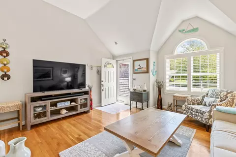 33 Eventide Ln, Hyannis, MA 02601 photo 8