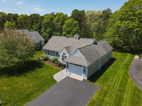 33 Eventide Ln, Hyannis, MA 02601 photo 3