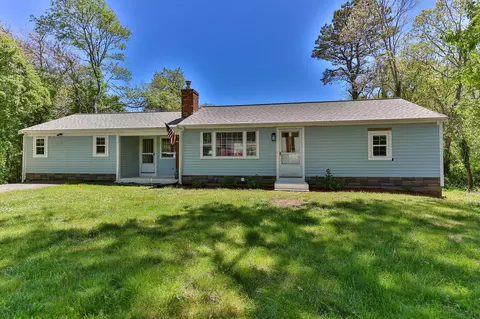 91 Sterling Rd, Hyannis, MA 02601 photo 1